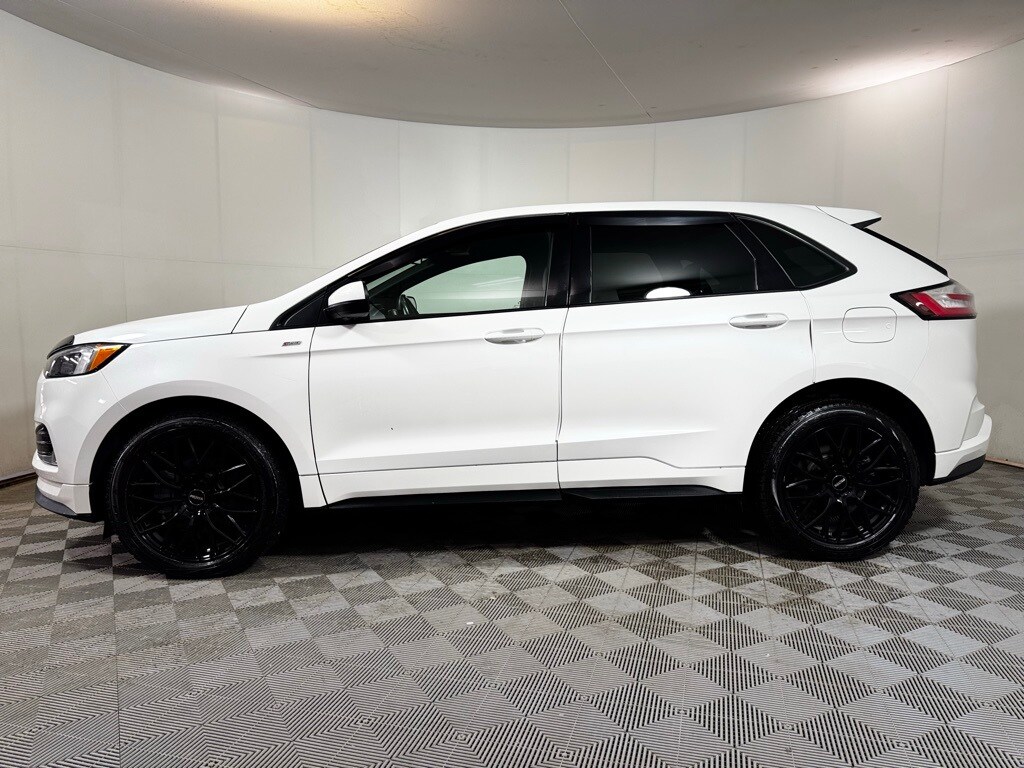 2021 Ford Edge ST photo 2