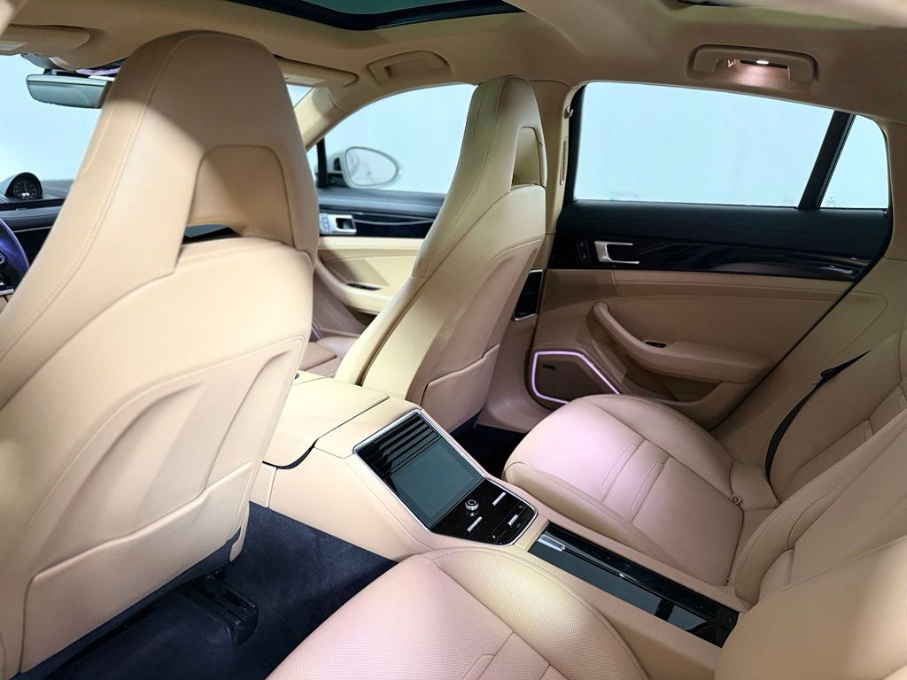 2022 Porsche Panamera 4 E-Hybrid - Photo 24
