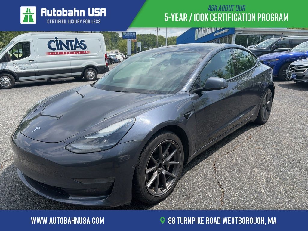 2021 Tesla Model 3 Standard Range Plus's photo