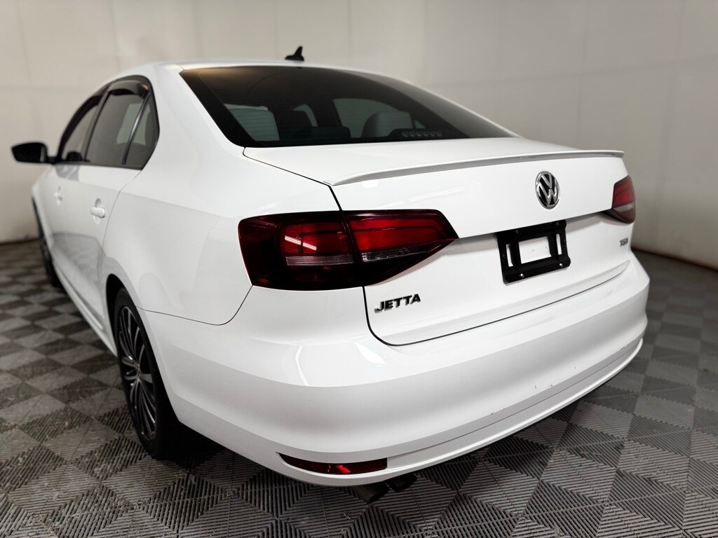 2016 Volkswagen Jetta 1.8T Sport photo 4
