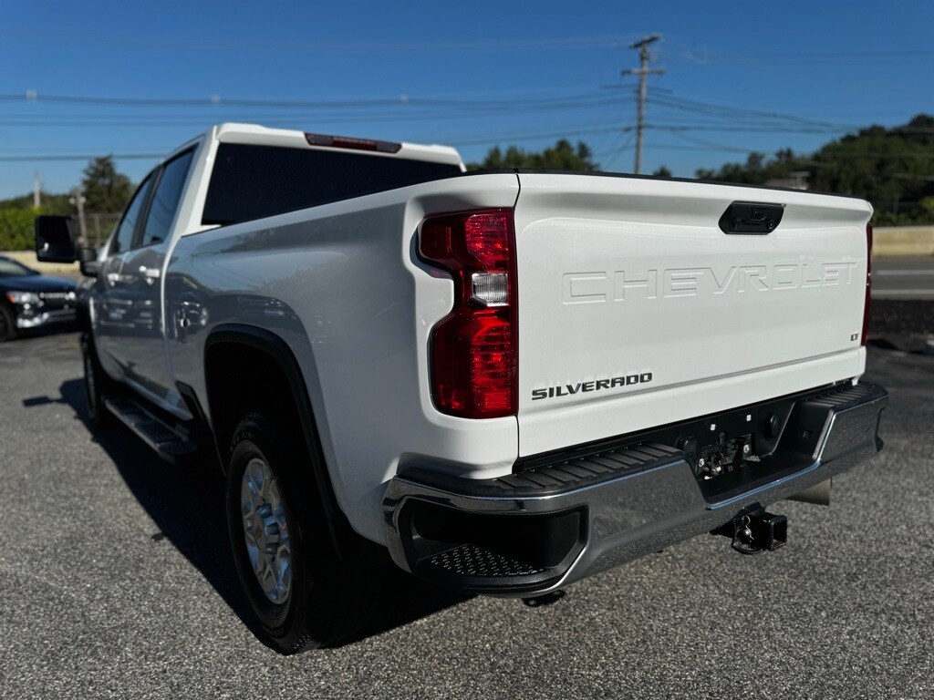 2023 Chevrolet Silverado 2500HD LT photo 4