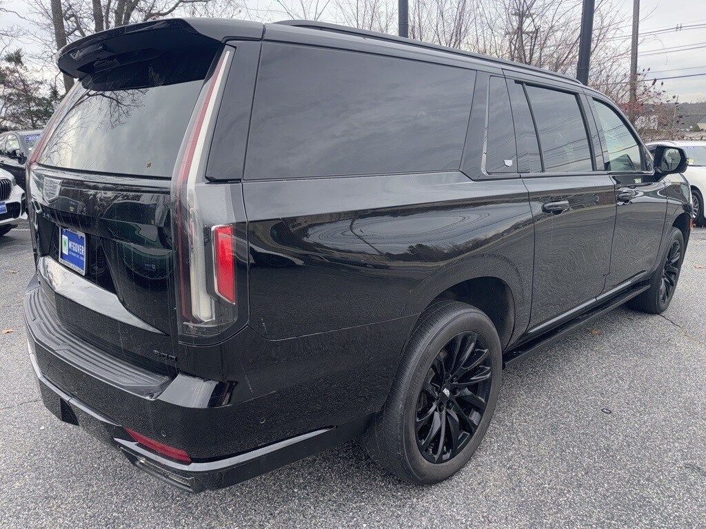 2023 Cadillac Escalade ESV Sport Platinum photo 4