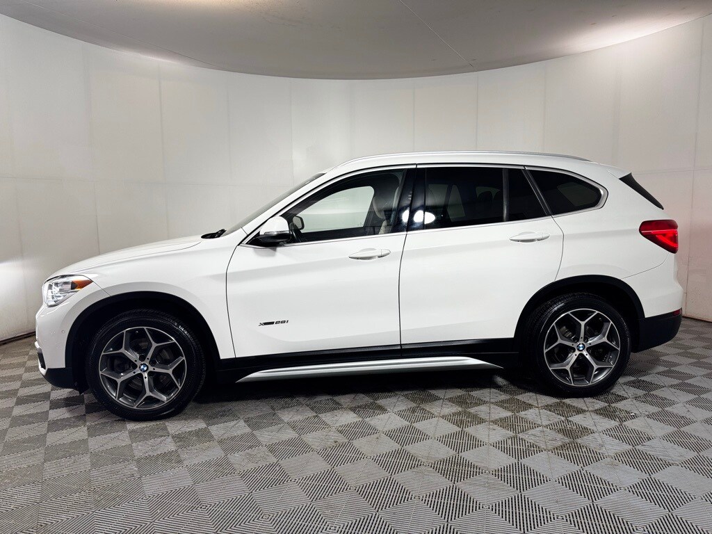2017 Bmw X1 XDrive28i photo 2