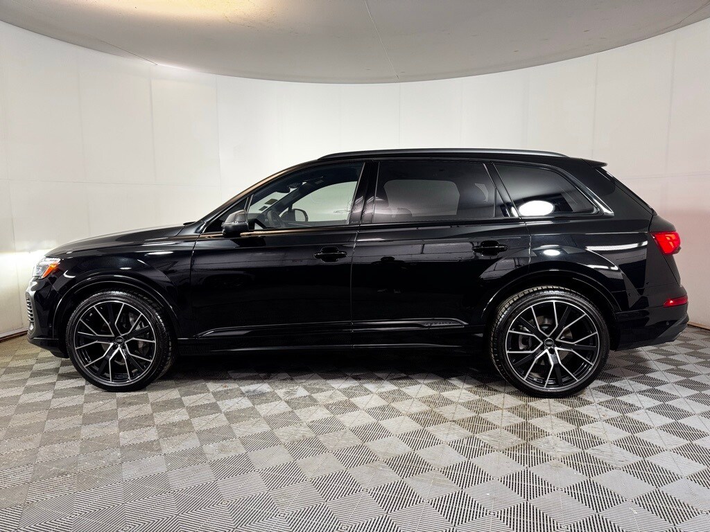2025 Audi Q7 55 Prestige photo 2