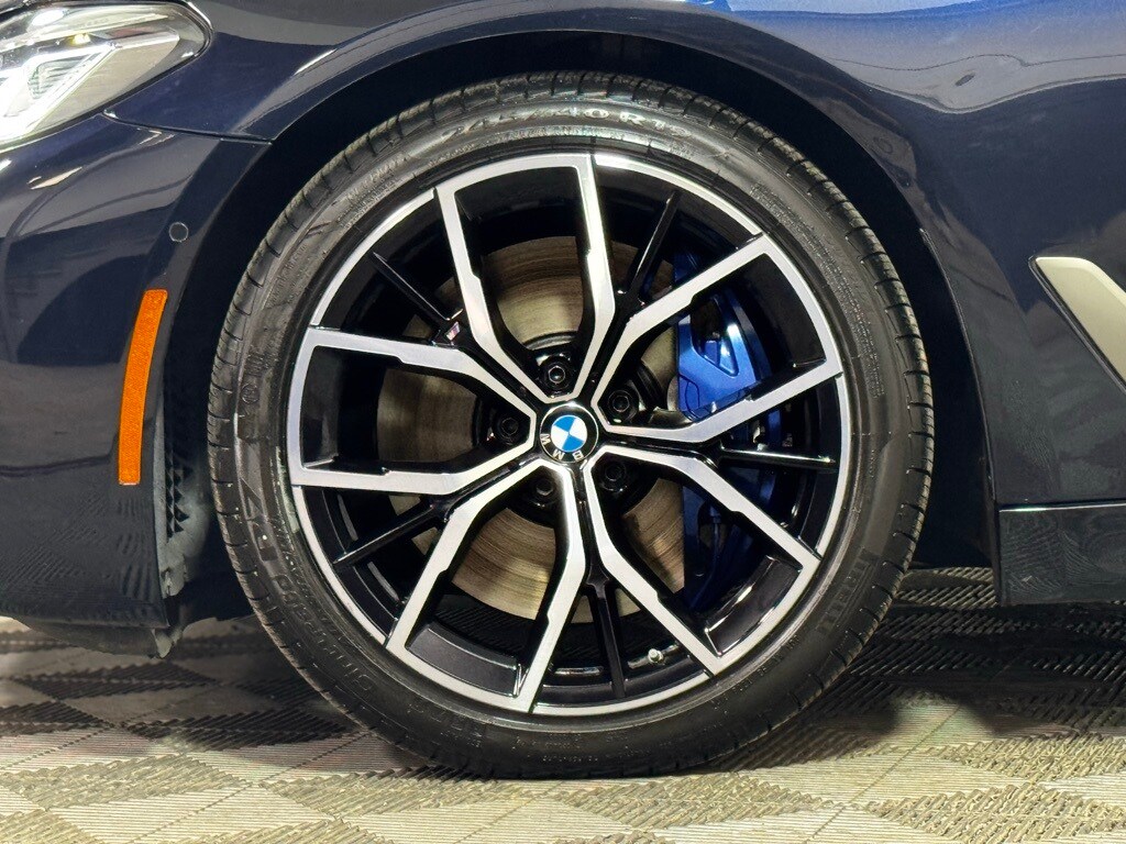 2022 Bmw M550i xDrive photo 2