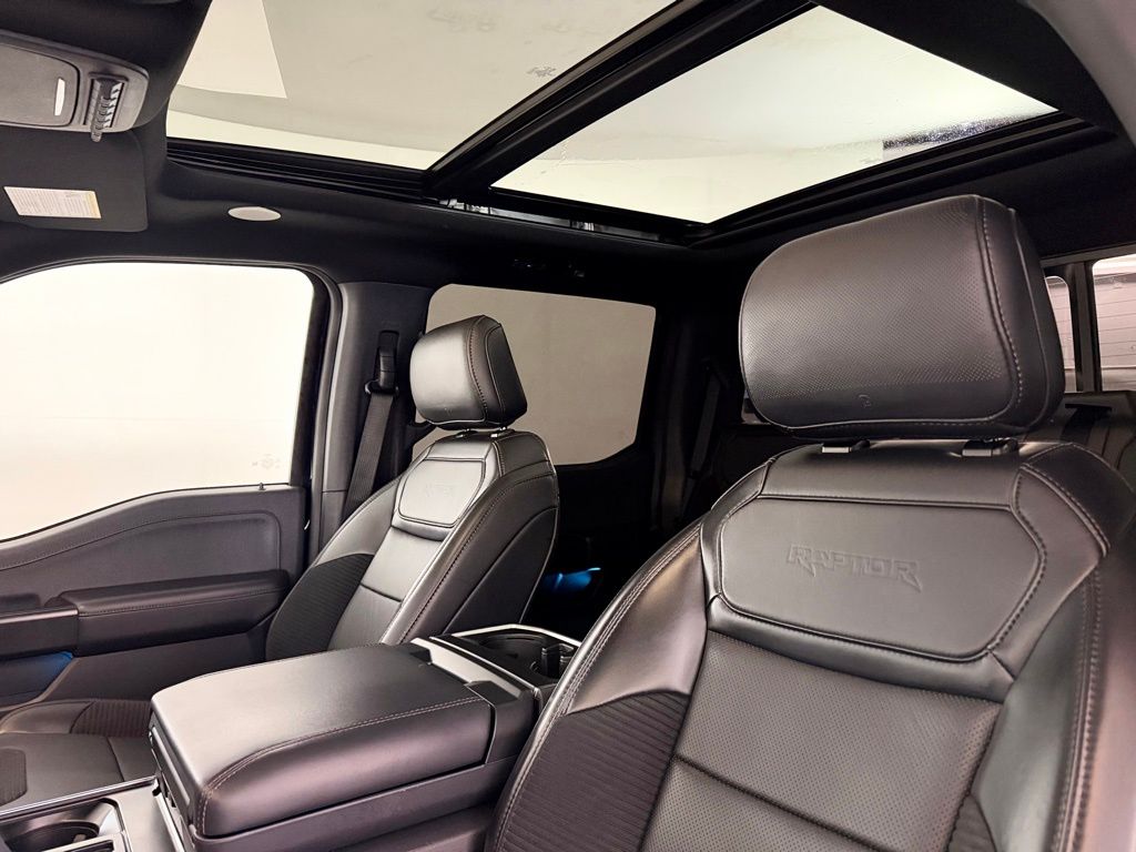 2023 Ford F-150 Raptor - Photo 16