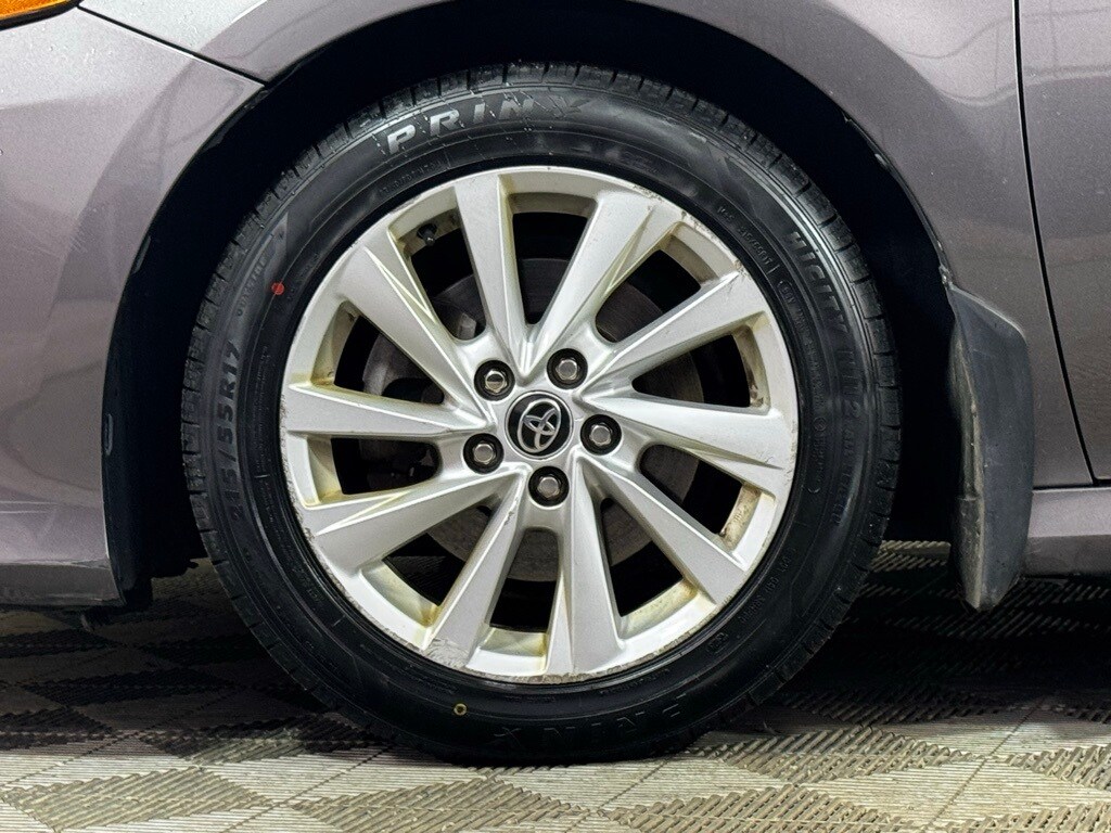 2021 Toyota Camry LE photo 2