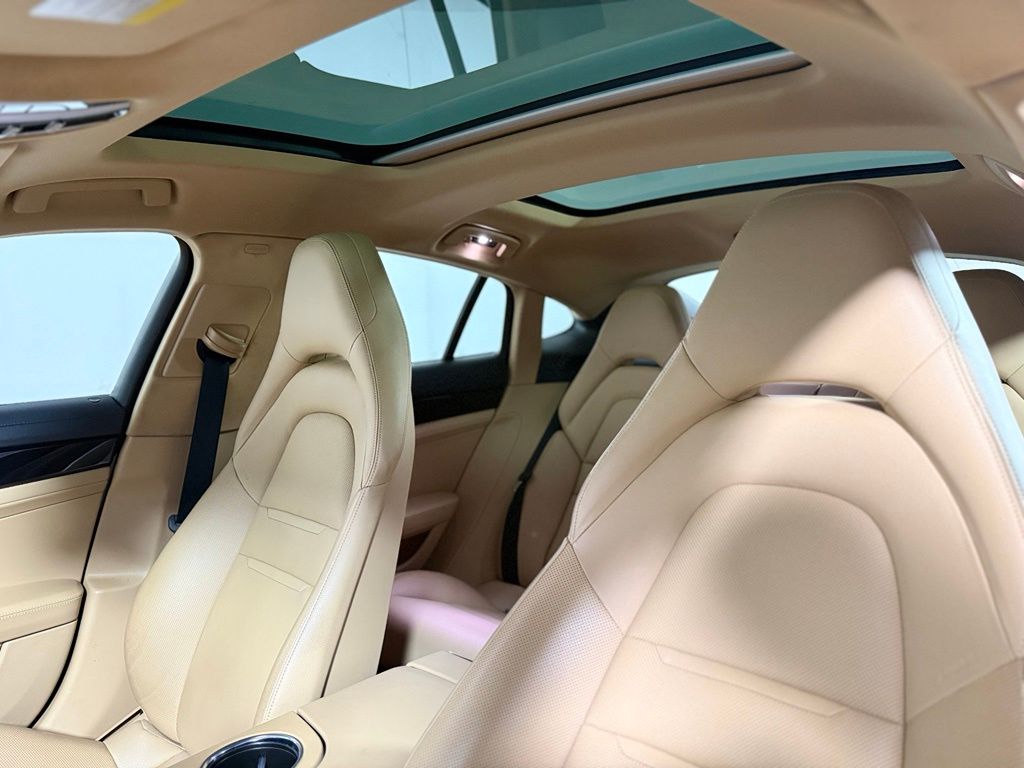 2022 Porsche Panamera 4 E-Hybrid - Photo 22