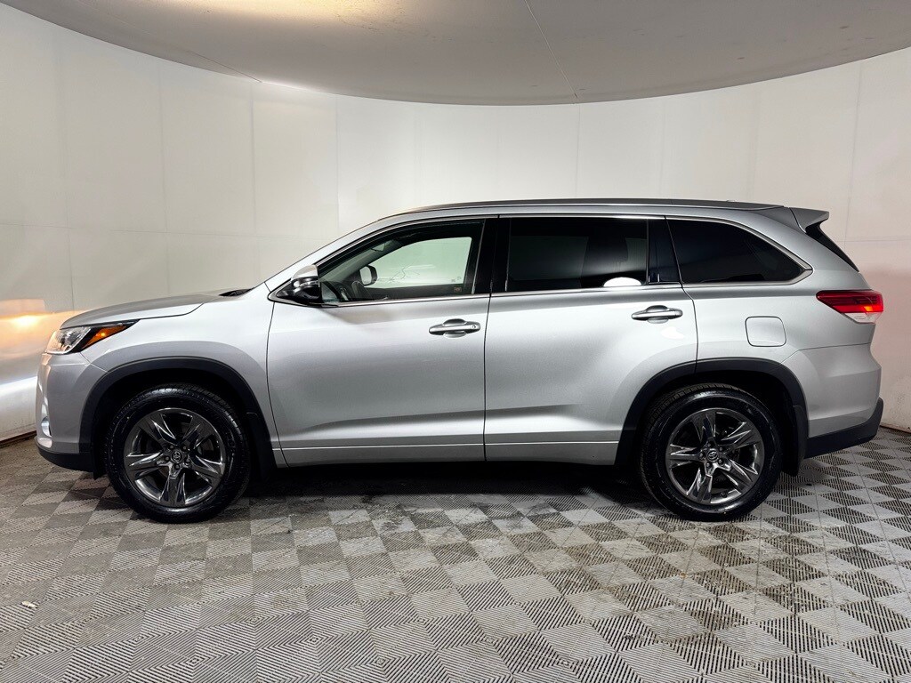 2019 Toyota Highlander Limited Platinum photo 3