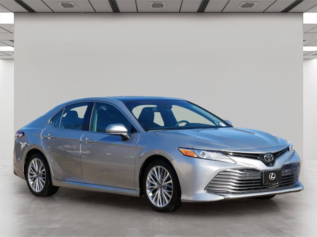 Used 2018 Toyota Camry XLE V6 Sedan