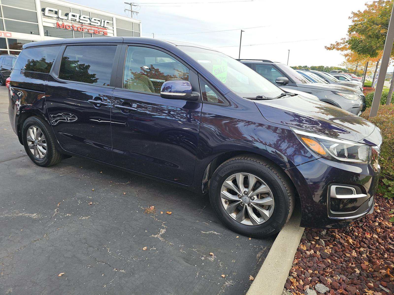 Used 2019 Kia Sedona LX Van Passenger Van