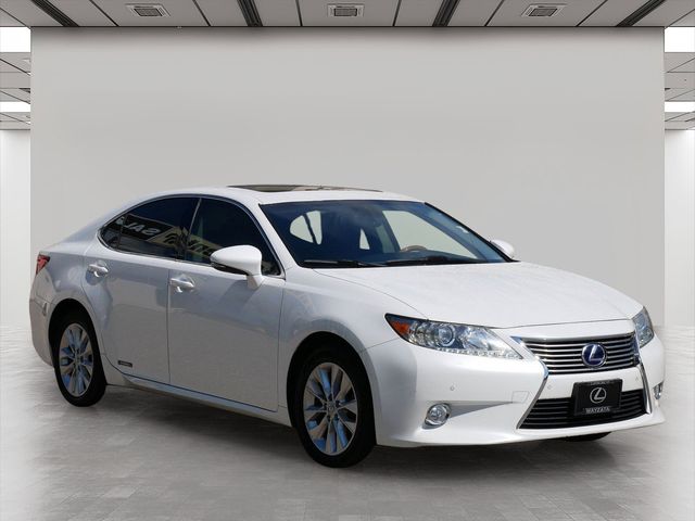 2013 Lexus ES 350 300h's photo