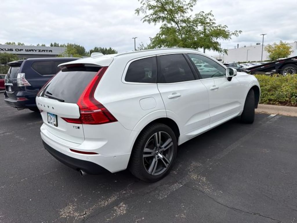 Used 2019 Volvo XC60 T5 Momentum SUV
