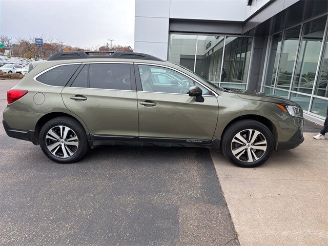 2019 Subaru Outback 2.5i Limited photo 3