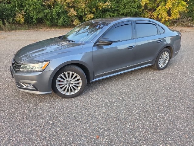 2017 Volkswagen Passat SEL Premium