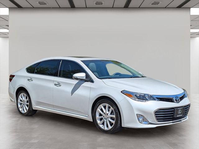 2015 Toyota Avalon Limited's photo