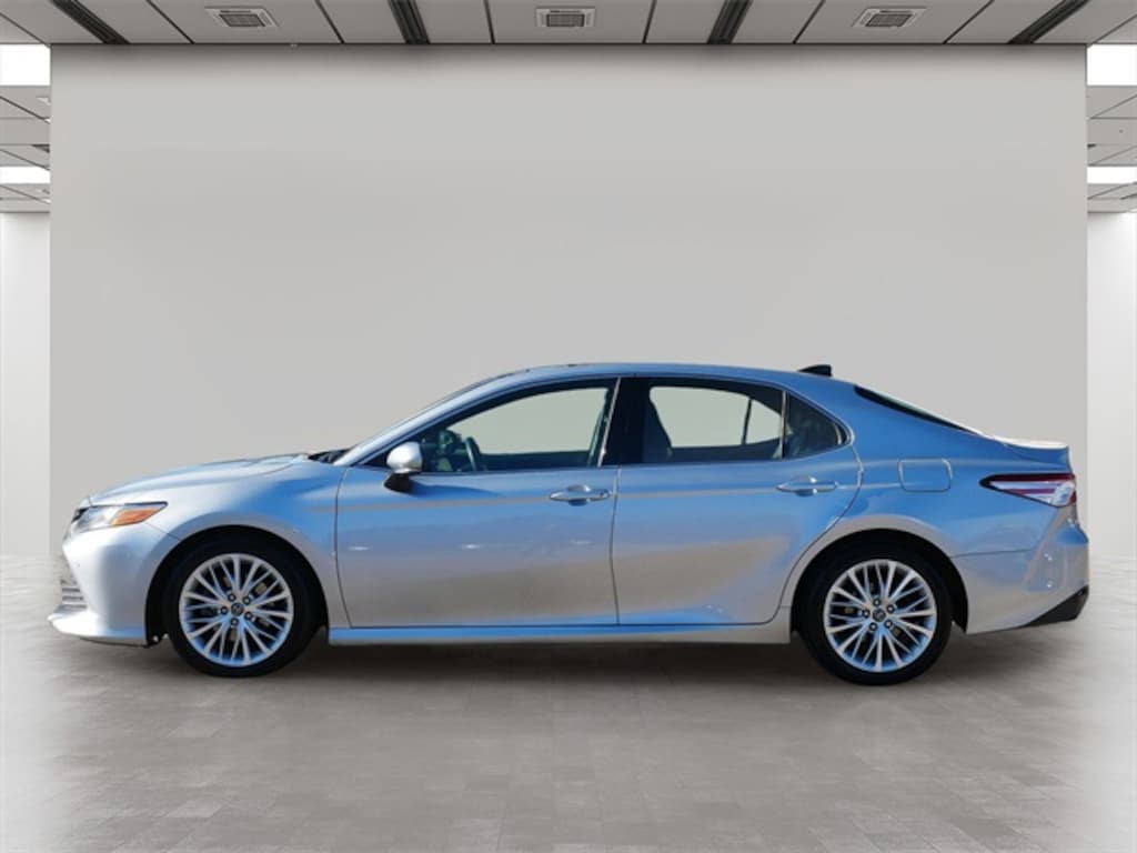 Used 2018 Toyota Camry XLE V6 Sedan