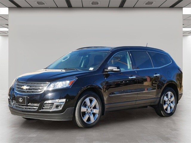 2017 Chevrolet Traverse Premier photo 2