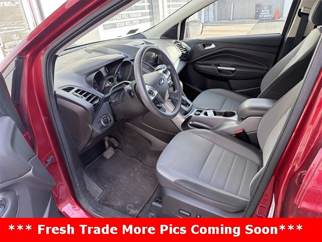 2015 Ford Escape SE photo 2