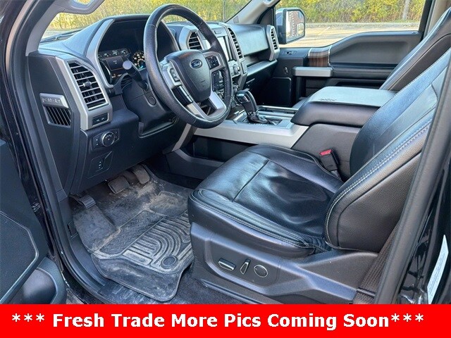 2016 Ford F-150 Lariat photo 2