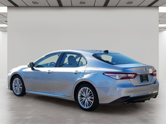 2018 Toyota Camry XLE V6 photo 4