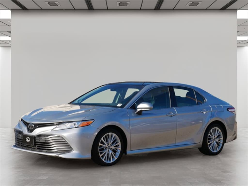 Used 2018 Toyota Camry XLE V6 Sedan