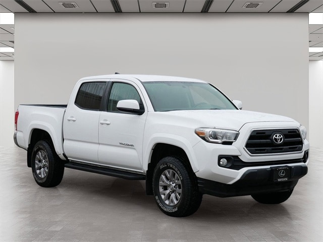 2016 Toyota Tacoma SR5's photo