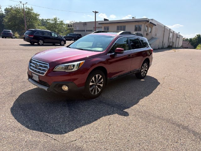 Used 2015 Subaru Outback 2.5i Limited w/Moonroof/KeylessAccess/Nav/EyeSight SUV