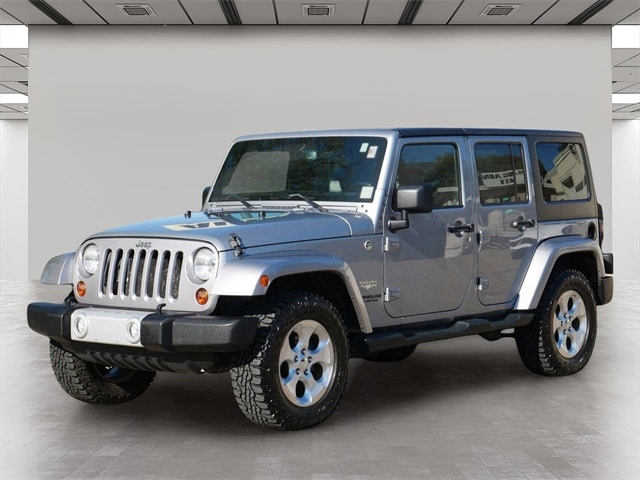 Used 2013 Jeep Wrangler Unlimited Sahara with VIN 1C4BJWEG0DL705741 for sale in Oakbrook Terrace, IL