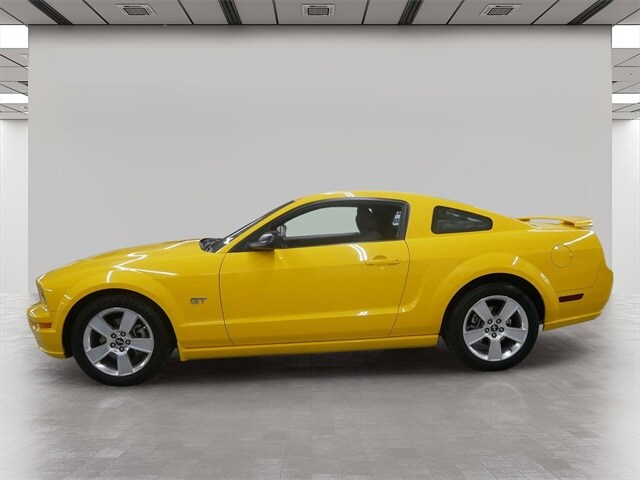 2006 Ford Mustang GT Deluxe photo 3