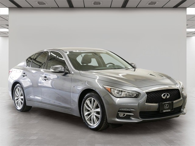 2015 INFINITI Q50 Premium's photo