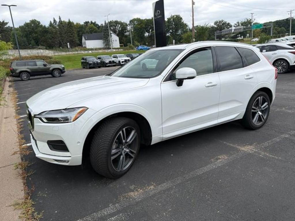 Used 2019 Volvo XC60 T5 Momentum SUV