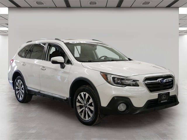 2018 Subaru Outback Touring's photo