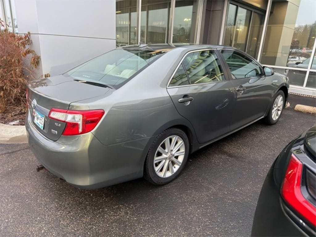 Used 2012 Toyota Camry Hybrid XLE Sedan