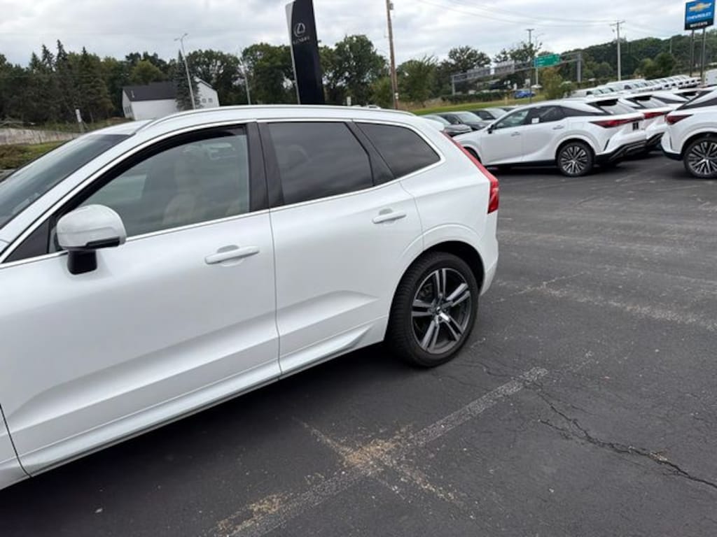 Used 2019 Volvo XC60 T5 Momentum SUV
