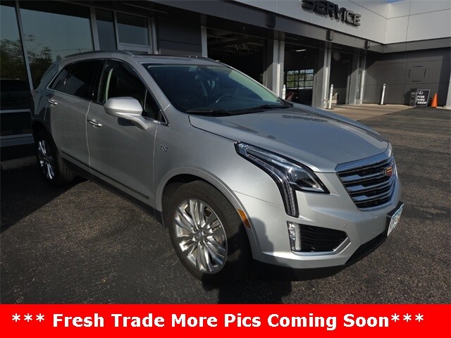 2018 Cadillac XT5 Premium Luxury photo 2
