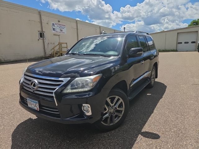 2013 Lexus LX 600 570's photo