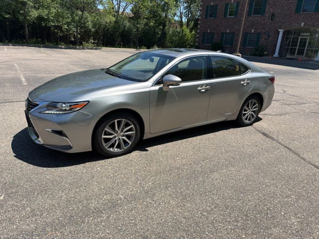Used 2016 Lexus ES 300h Sedan