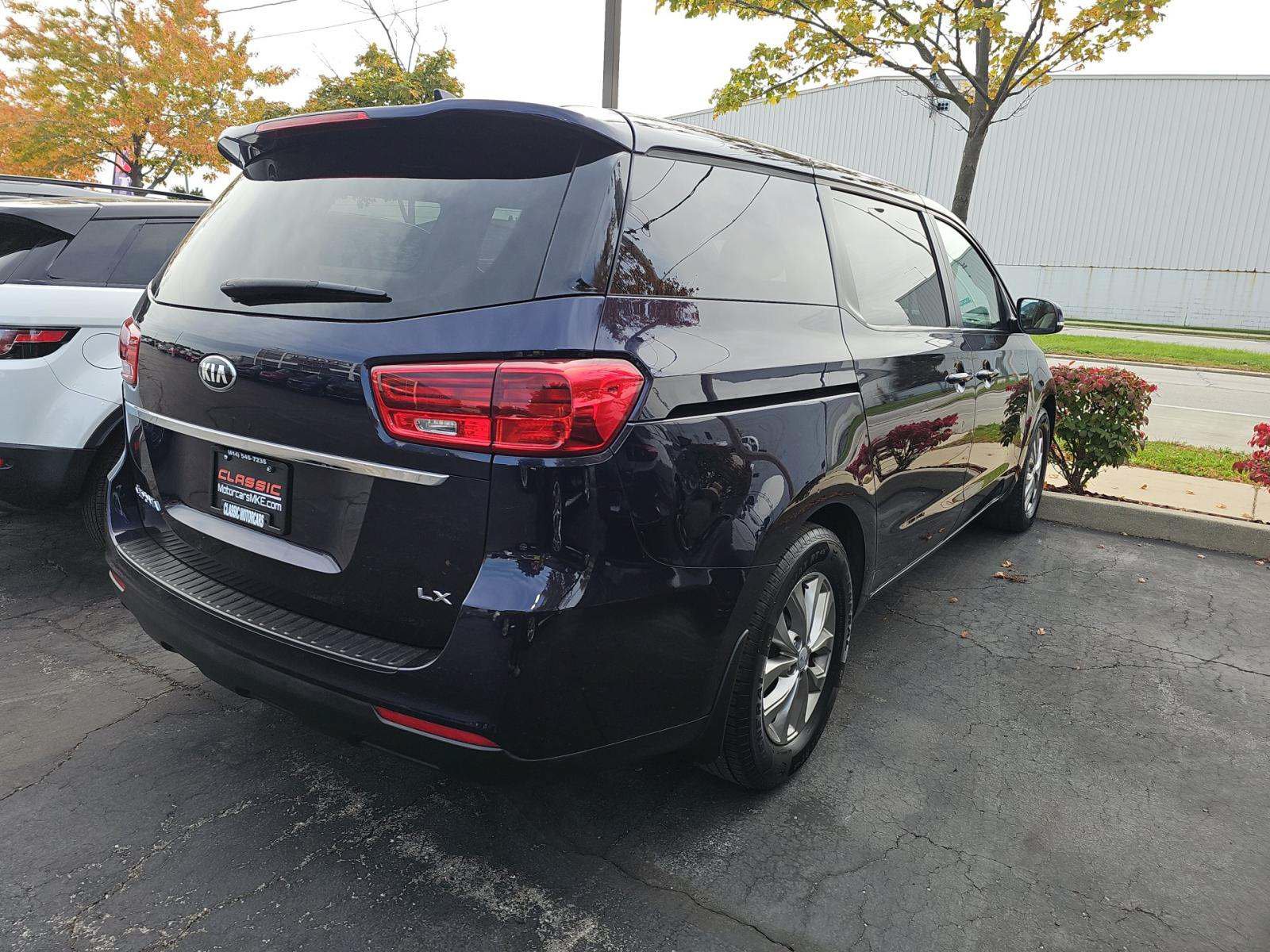 Used 2019 Kia Sedona LX Van Passenger Van