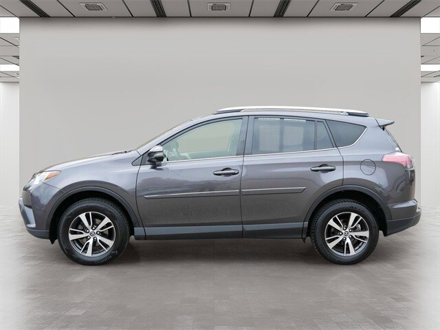 2018 Toyota RAV4 Adventure XLE photo 3