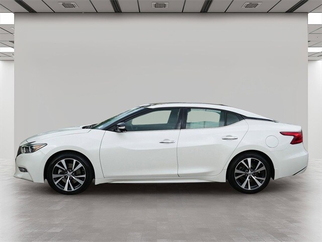 2017 Nissan Maxima Platinum photo 3
