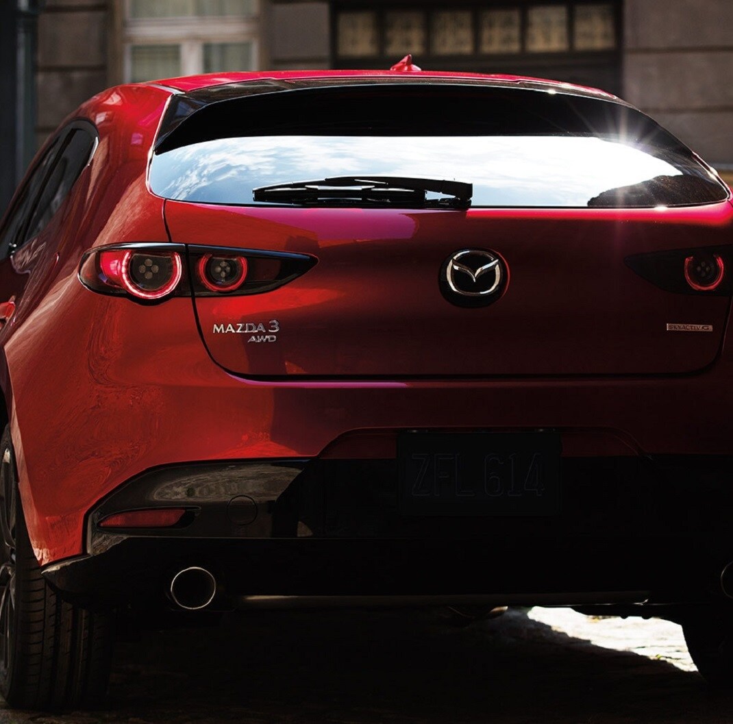 2020-mazda-3-hatchback-back-light.jpg