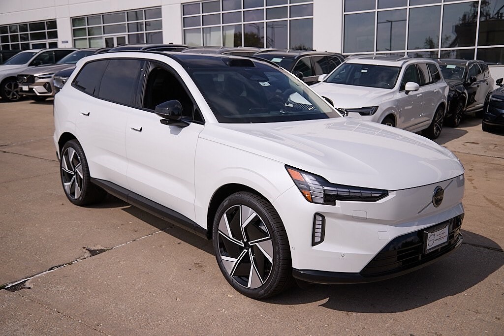 2025 Volvo EX90 Twin Motor Ultra photo 2