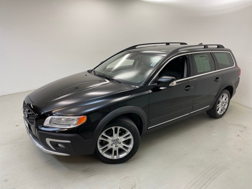Used 2016 Volvo XC70 Premier with VIN YV4612NK2G1237605 for sale in Oak Park, IL