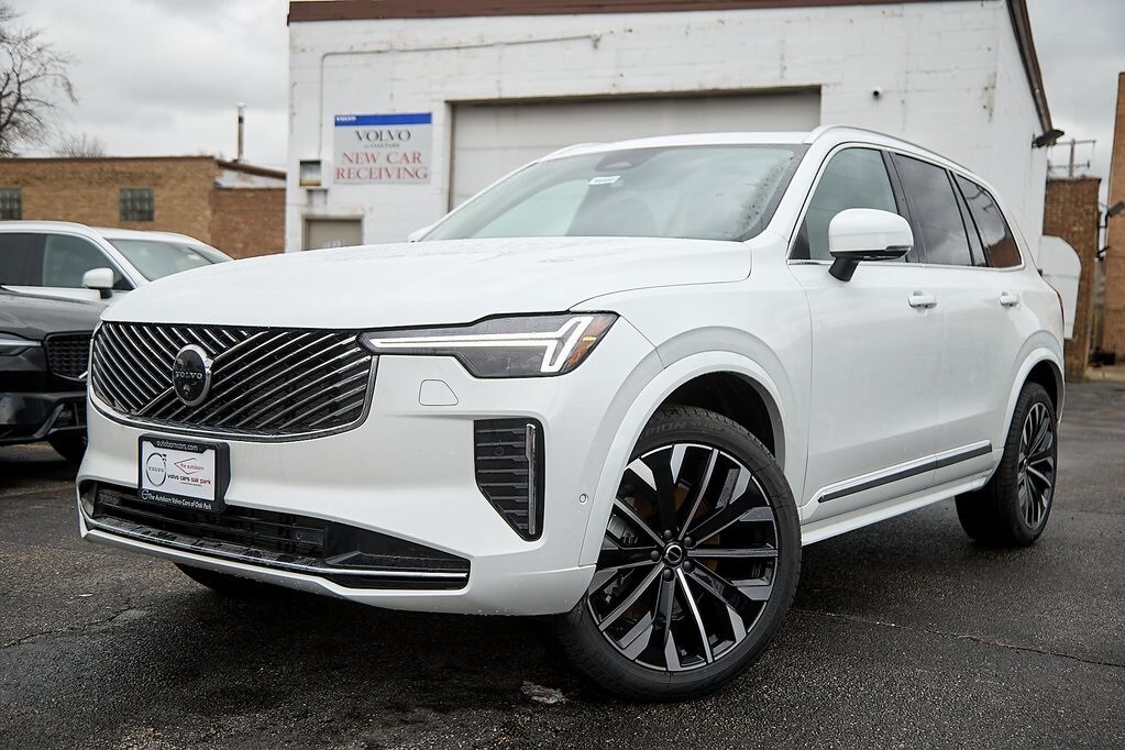 2025 Volvo XC90 Plus photo 2