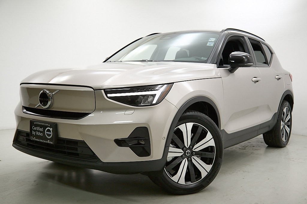 Used 2023 Volvo XC40 Plus with VIN YV4ED3UW9P2072255 for sale in Oak Park, IL