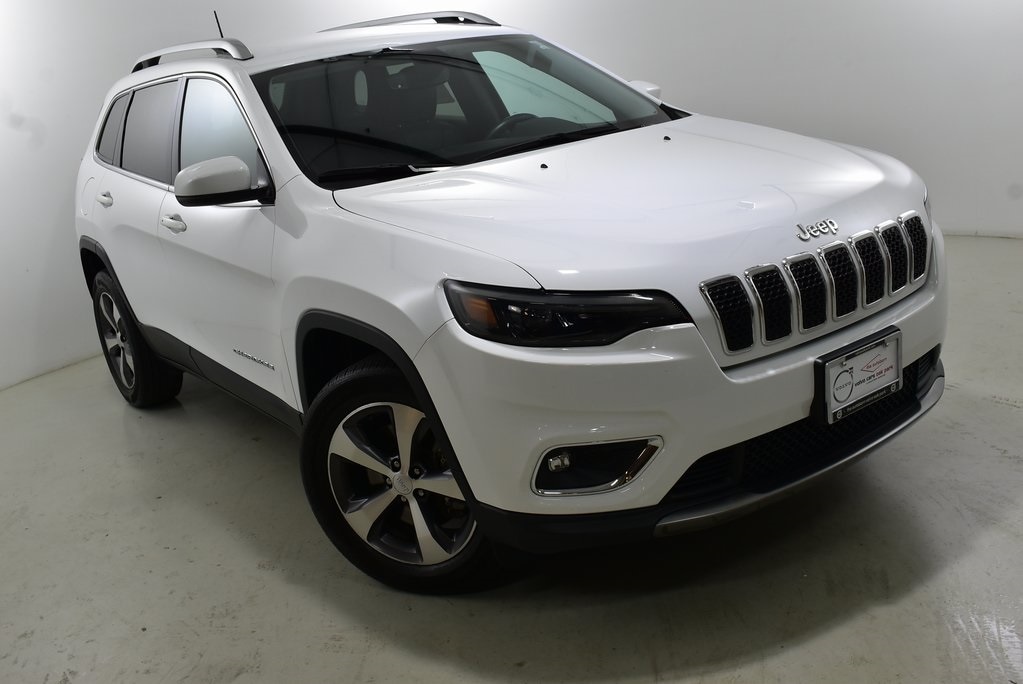 Used 2020 Jeep Cherokee Limited with VIN 1C4PJMDX7LD608265 for sale in Oak Park, IL