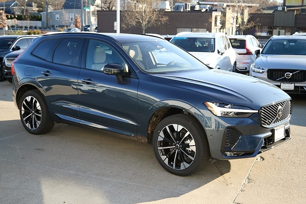 New 2026 Volvo XC60 B5 Plus SUV