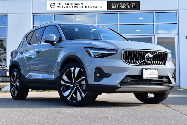 2025 Volvo XC40 B5 Plus Bright Theme I-4 cyl All-Wheel Drive SUV