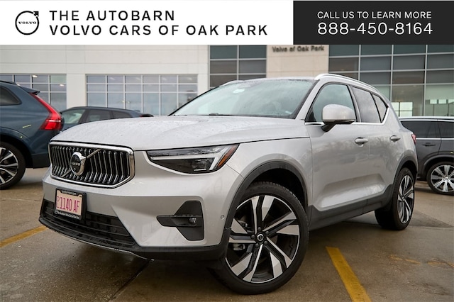 2025 Volvo XC40 B5 Plus Bright Theme I-4 cyl All-Wheel Drive SUV